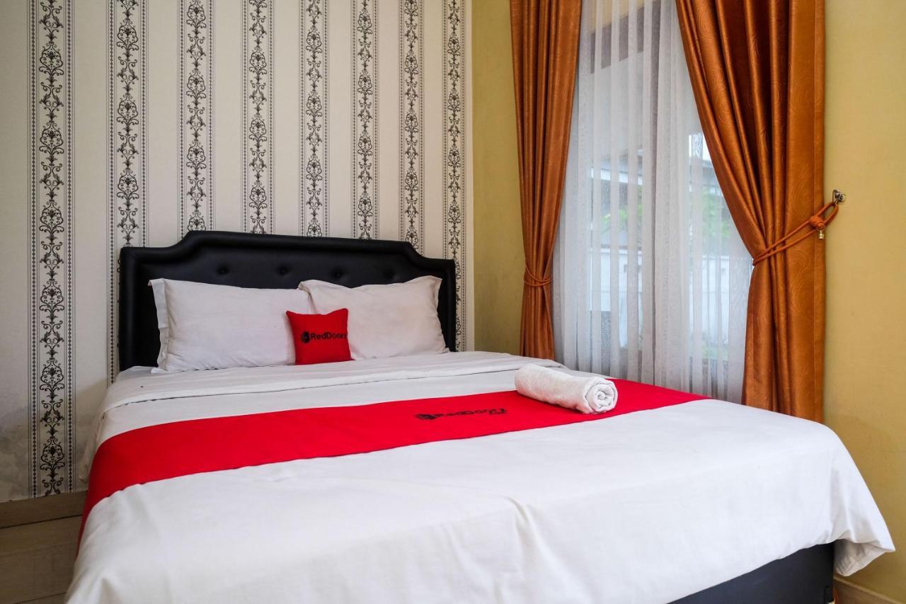 Reddoorz At Paris Ocean Hotel Parangtritis Buitenkant foto