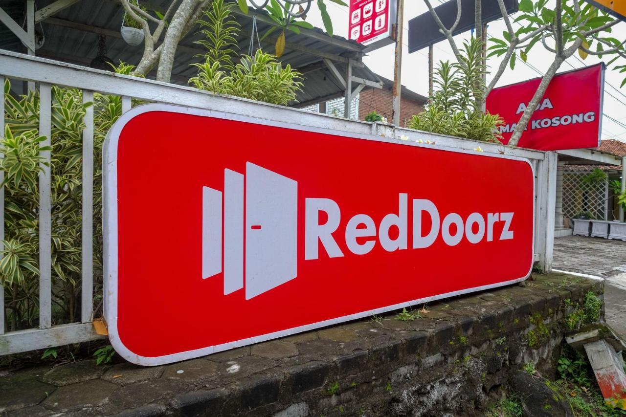 Reddoorz At Paris Ocean Hotel Parangtritis Buitenkant foto